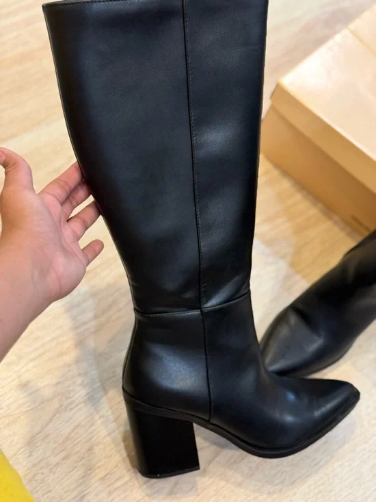 Soda Black Pointed Toe Knee-High Block Heel Boots - Picture 3 of 6